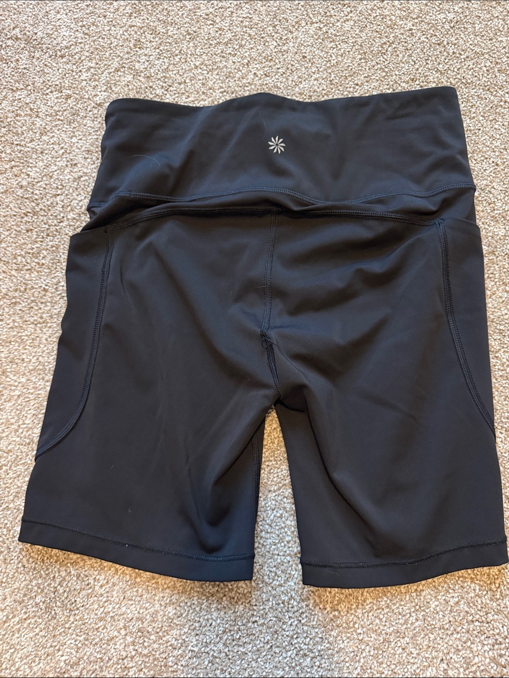 Athleta Ultimate Stash II 7” Short Black